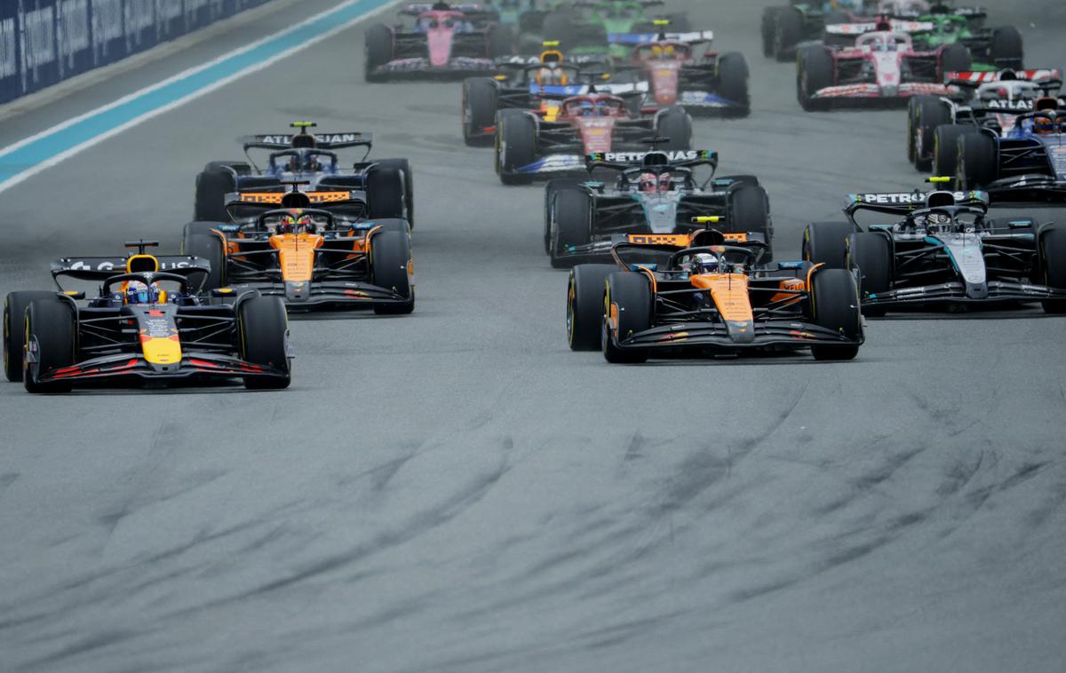 Miami štart Max Verstappen Lando Norris | Štart nedeljske VN Miamija. Verstappen je zadržal prvo mesto. | Foto Reuters