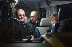 Fotografije iz zakulisja: Merklova na avtobusu s Hollandom in Putinom