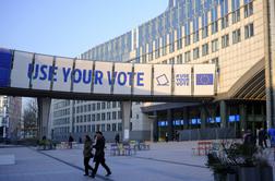 Volivci bodo izbrali evropske poslance in odločili o posvetovalnih referendumih