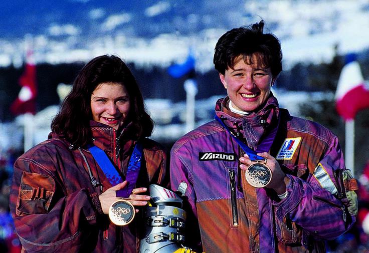 Alenka Dovžan in Katja Koren z olimpijskima kolajnama iz Lillehammerja 1994 | Foto: Aleš Fevžer