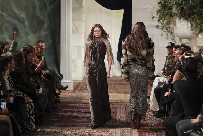 Gigi Hadid kot prva na modni brvi tedna mode v New Yorku