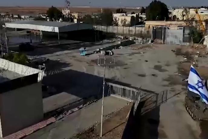 Izraelska vojska ima nadzor nad mejnim prehodom Rafa, humanitarna pomoč ustavljena #video