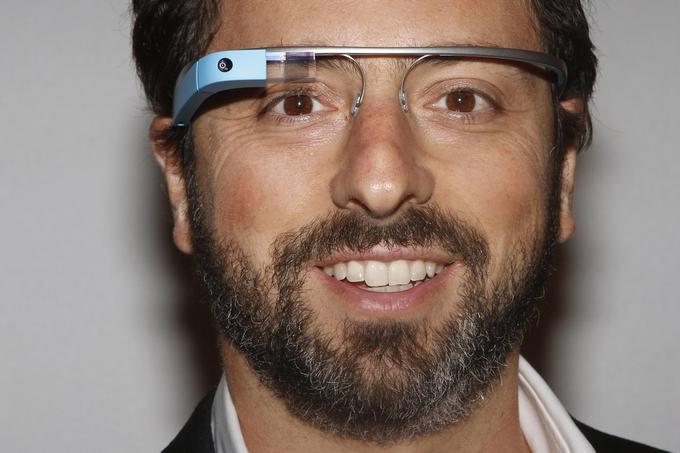 Soustanovitelj Googla Sergey Brin se je pojavil v številnih oglasih in predstavitvah pametnih očal Google Glass. | Foto: Reuters
