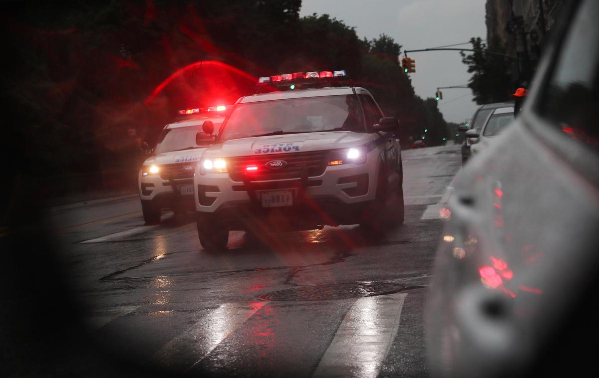 policija avto ZDA | Policisti še preiskujejo vse okoliščine dogodka. Fotografija je simbolična. | Foto Reuters