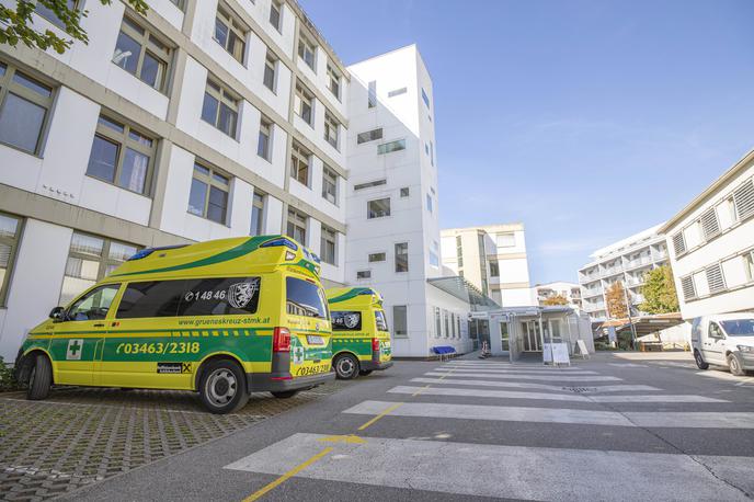 Avstrija. Bolnišnica. | Kakšno je zdravstveno stanje poškodovanega, še ni jasno.   | Foto Guliverimage