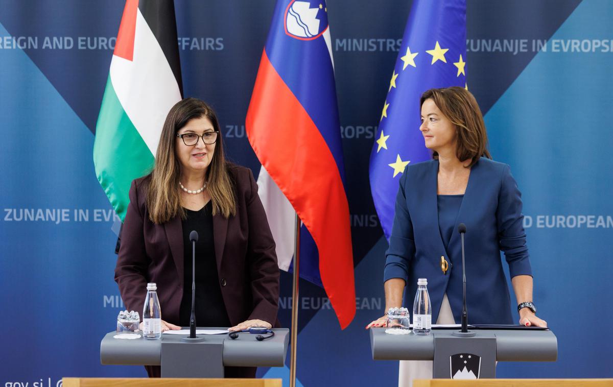 Varsen Agabekjan Šahin, Tanja Fajon | Ministrici sta ob priložnosti podpisali memorandum o soglasju o razvoju odnosov med državama, s čimer se bo vzpostavil formalni okvir za redni dialog in konkretno sodelovanje po slovenskem priznanju Palestine. | Foto STA