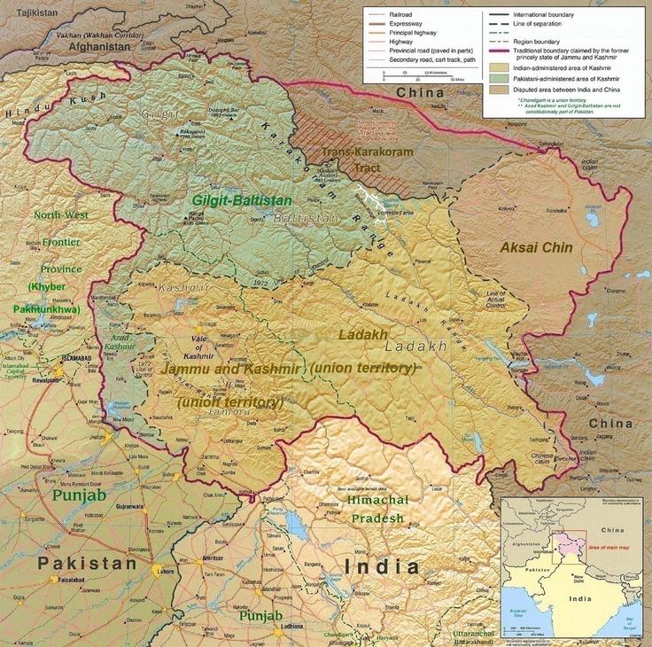 Kašmir je razdeljen med tri države. Zahod in sever nadzoruje Pakistan, vzhodni del Kitajska, osrednji in južni del, ki je najgosteje poseljen, pa Indija.  | Foto: Wikimedia Commons