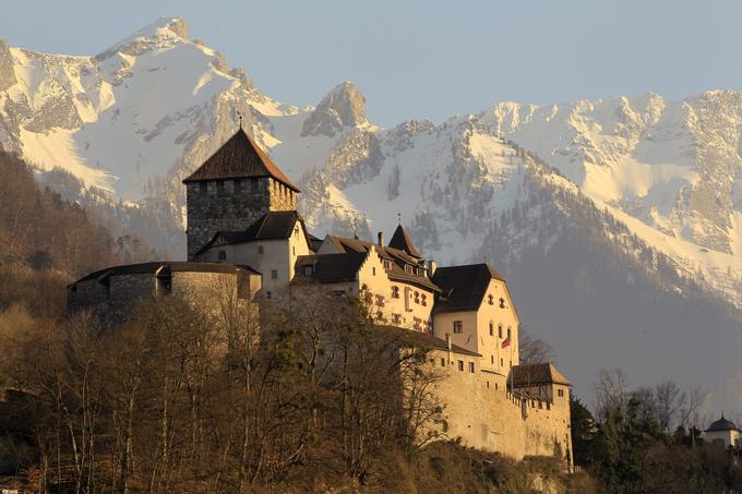 Liechtenstein je gospodarsko del Švice, saj je od leta 1924 v carinski in monetarni uniji s svojo precej večjo sosedo. | Foto: Reuters