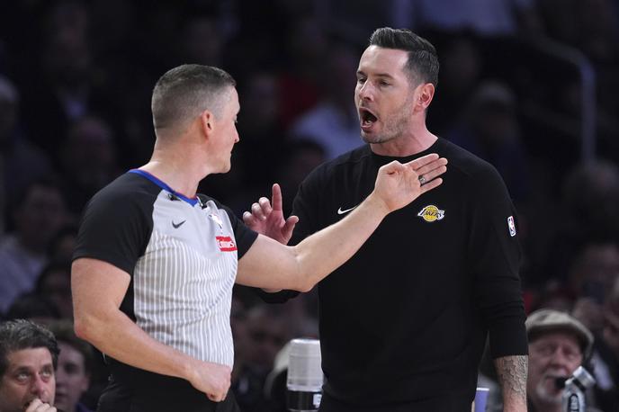 JJ Redick | Trener Lakersov JJ Redick ni imel razloga za zadovoljstvo na tekmi proti San Antonio Spursom. | Foto Guliverimage