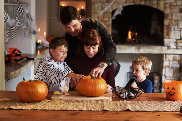 Kako za noč čarovnic doma pričarati strašljivo vzdušje?