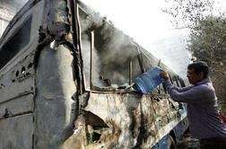 Eksplozija na avtobusu ubila 16 otrok