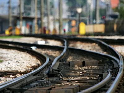 Slovenske železnice ob vročini s preventivnimi omejitvami hitrosti vlakov