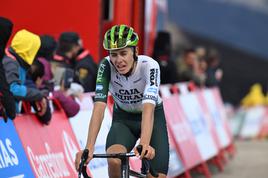 Mladi kolesar v smrtni nevarnosti