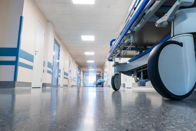 bolnišnica |  V zadnjih sedmih dneh so v bolnišnice v Veliki Britaniji sprejeli 6.294 covidnih bolnikov. | Foto Getty Images
