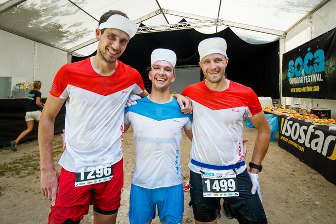 Zmagovalna trojka teka na 25 kilometrov:  zmagovalec Uroš Kožar (v sredini), drugi Luka Hren in tretji Klemen Udovič. | Foto: Žiga Zupan/Sportida