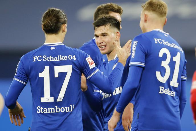 Schalke | Nogometašem Schalkeja kljub tokratni zmagi kaže slabo, saj so prikovani na zadnje mesto prvenstvene lestvice. | Foto Reuters