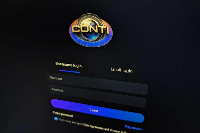 Conti | Dogajanje v Conti Entertainment je kljub zagotovilom predstavnikov, da gre za vodilno svetovno podjetje v panogi filma in televizije, potekalo skrito pred očmi javnosti v zaprtih kanalih v telekomunikacijski aplikaciji Telegram. Kakršnih koli podatkov o podjetju Conti Entertainment na spletu, razen na spletni strani alconti.com in profilih Conti na družbenih omrežjih, ni mogoče najti. O podjetju, domnevno zelo uspešnem in z vplivnimi povezavami v svetu šovbiznisa, ni nikoli poročal tako rekoč noben medij.  | Foto Matic Tomšič