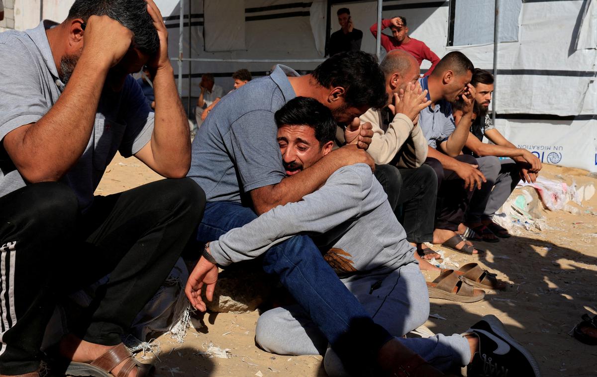 Gaza | Poslanska skupina Socialnih demokratov je sporočila, da z veliko zaskrbljenostjo spremljajo razmere v Gazi, ki jo Izrael obstreljuje od oktobra 2023, obenem pa omejuje dobave humanitarne pomoči v enklavo. | Foto Reuters
