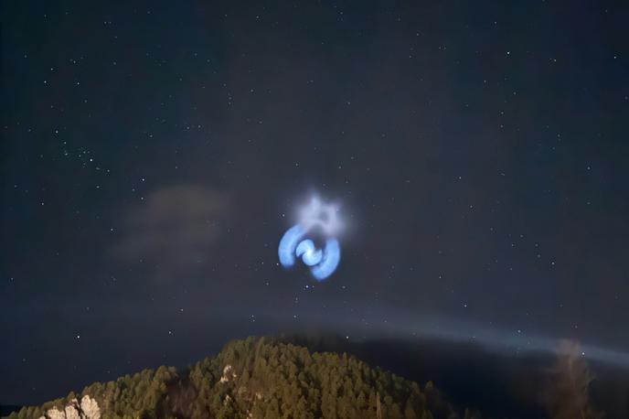 Svetlobni pojav | Spiralna struktura je bila na nebu vidna približno dve minuti.  | Foto Gal Pavel Pazlar