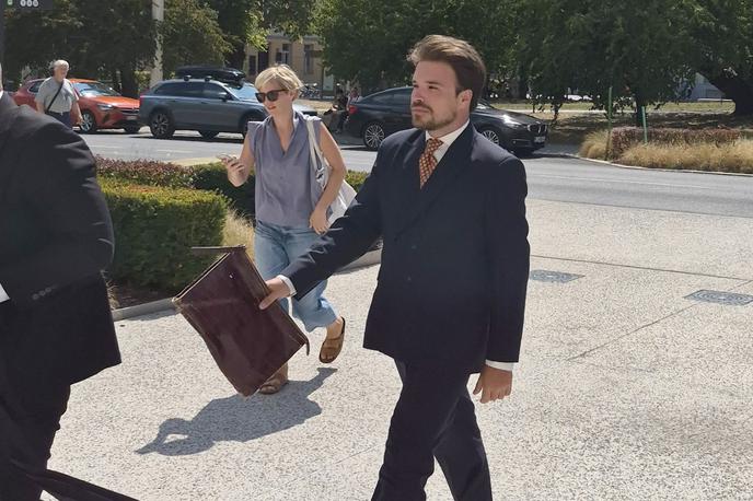 Dušan Smodej | Dušana Smodeja obtožnica bremeni kaznivih dejanj spolnega nasilja, omogočanja uživanja prepovedanih drog in povzročitve telesnih poškodb. | Foto STA