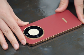 Ekstremni test pokazal, kaj zmore nova serija pametnih telefonov HONOR