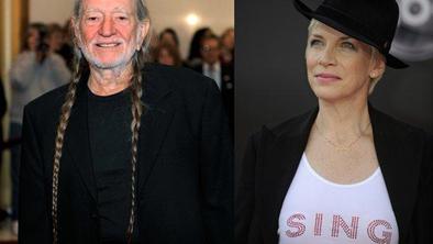 Annie Lennox in Willie Nelson prejela doktorat