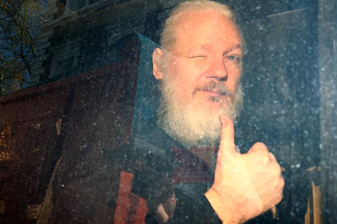 Julian Assange | ZDA so žvižgača Juliana Assangea obtožile tudi vohunjenja. | Foto Reuters