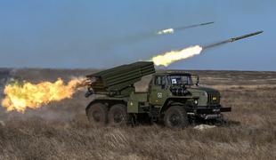 Rusija znova z obsežnimi napadi na Ukrajino