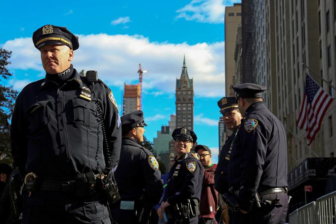 V nedeljo bo v New Yorku mrgolelo policistov. | Foto: Reuters