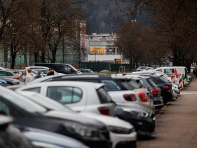 Še zadnji dan zbiranja podpisov za referendum o ljubljanski parkirni politiki