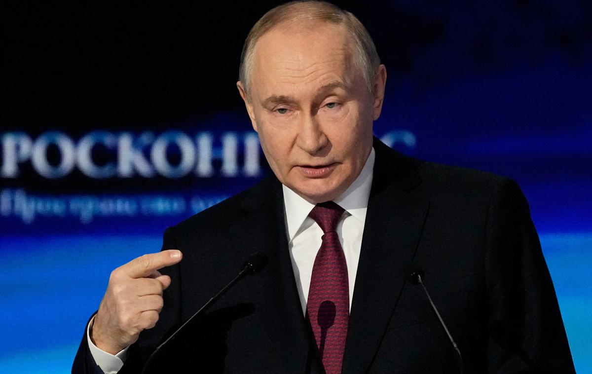 Vladimir Putin | Njegova osredotočenost na Doneck kaže, da Putin kljub Trumpovemu optimizmu glede dosege dogovora ne odstopa od prvotnih zahtev. | Foto Reuters