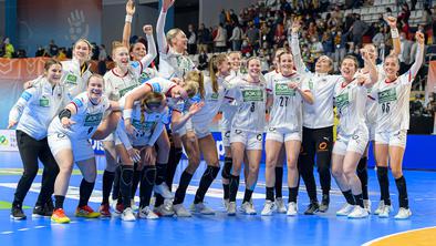 Slovenke počivale, Hrvatice polnile mrežo Paragvajkam