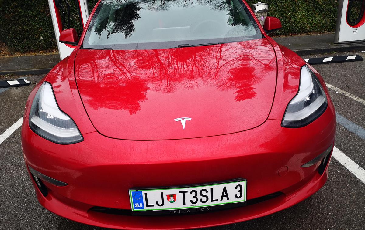 Tesla model 3 | Leta 2017 je Ministrstvo za infrastrukturo predstavilo tako projekcijo razmaha elektromobilnosti (oznaka OA-BEV) v Sloveniji.  | Foto Gregor Pavšič