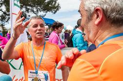 Brkati finišer in visokorasli maratonec v teku uživata tudi v zrelih letih (video)