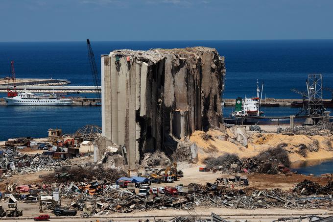 Hezbolah je tihotapil blago tudi skozi bejrutsko pristanišče, ki ga je letos avgusta zelo poškodovala močna eksplozija. | Foto: Reuters
