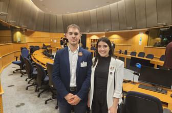 Srbski študenti po zavzetju Strasbourga tečejo v Bruselj, postanek v Mariboru