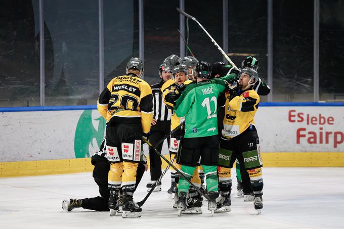 ICEHL: HK Olimpija - Pustertal | Foto: Luka Kotnik