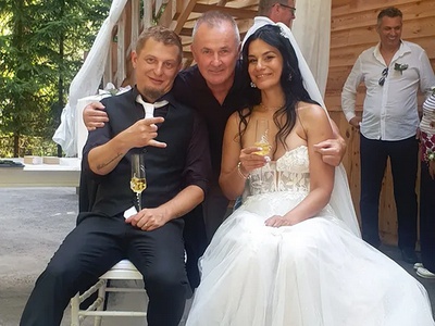 V zakonski stan skočila nekdanja žena Primoža Peterke Renata Bohinc