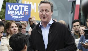 Cameron: EU me včasih spravlja ob pamet, a oditi bi bil samomor