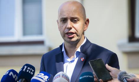 Na veselici brutalno napadli župana Ribnice
