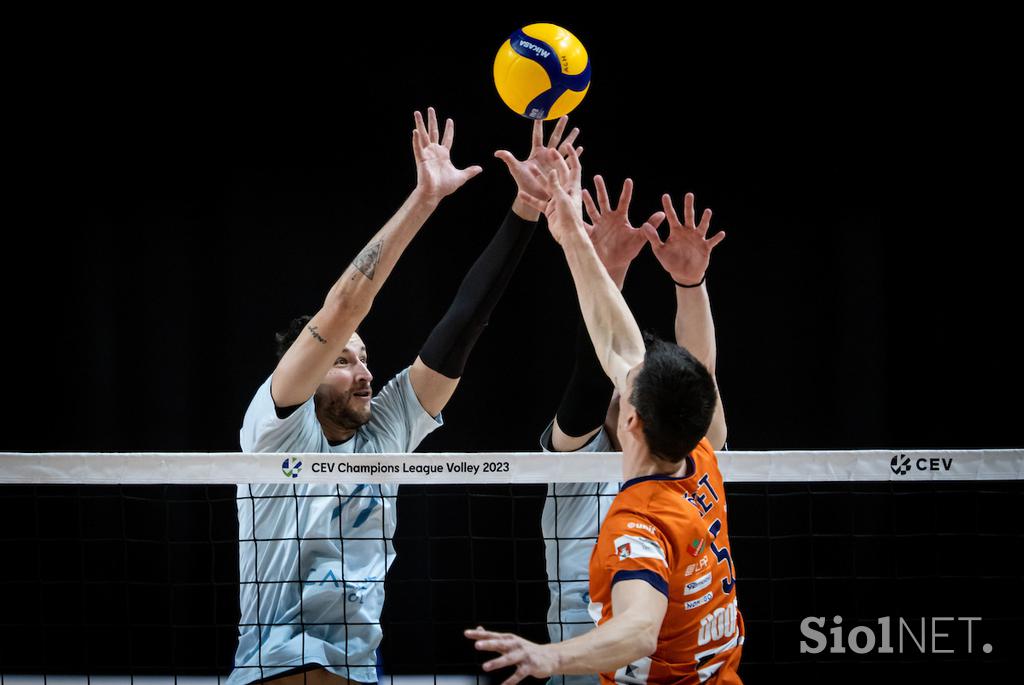 ACH Volley : Calcit Volley