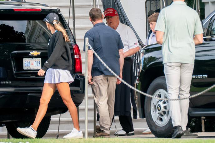 Donald Trump | Donald Trump po nekaj dneh spet v javnosti: odpeljal naj bi se na partijo golfa. | Foto Guliverimage