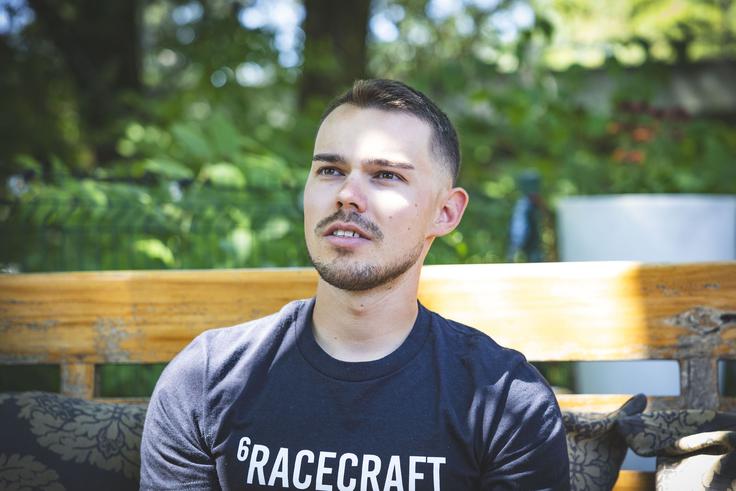 "Veliko sem eksperimentiral s prehrano. Danes, ko gledam nazaj, vidim, da sem počel precej neumnosti." | Foto: Ana Kovač