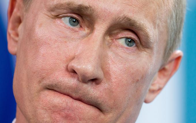 Vladimir Putin je v zadnjih tednih večkrat posvaril, da bo Kremelj kakršnekoli poskuse vmešavanja v ruske predsedniške volitve obravnaval kot "prestop rdeče črte" in torej dejanje agresije zoper Rusijo.  | Foto: Guliverimage