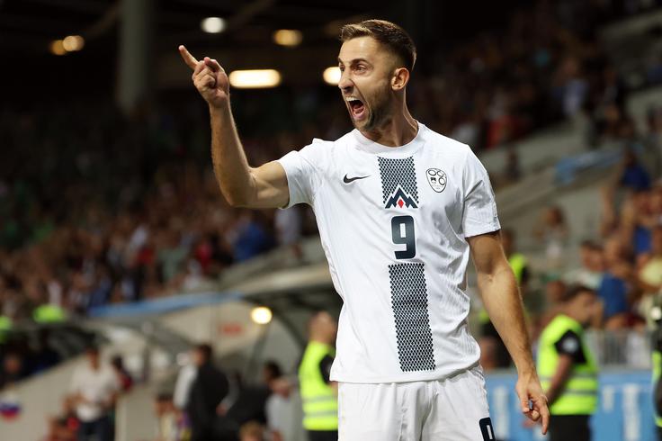 Slovenijo je v vodstvo popeljal Andraž Šporar, a je nato sledil preobrat Maltežanov. | Foto: www.alesfevzer.com