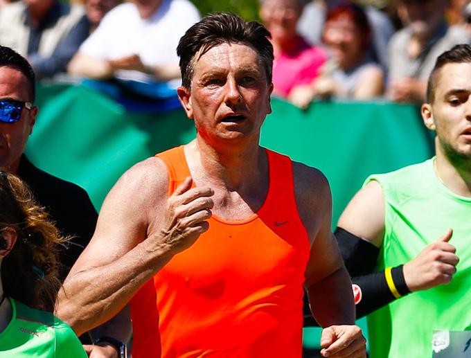 Po malem kraškem maratonu, Istrskem maratonu in teku Wings For Life World Run je predsednik tekel tudi na maratonu treh src. Čas je ocenil kot sramoten. 21 kilometrov je pretekel v uri in 52 minutah. | Foto: 