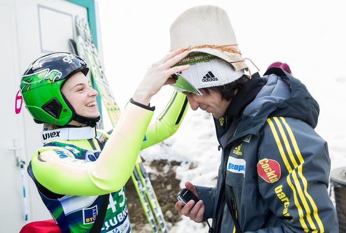 S Špelo Rogelj se je leta 2014 veselil prve slovenske ženske skakalne zmage v svetovnem pokalu. | Foto: Vid Ponikvar