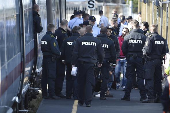 Migrantom lahko od danes naprej na Danskem zasežejo premoženje