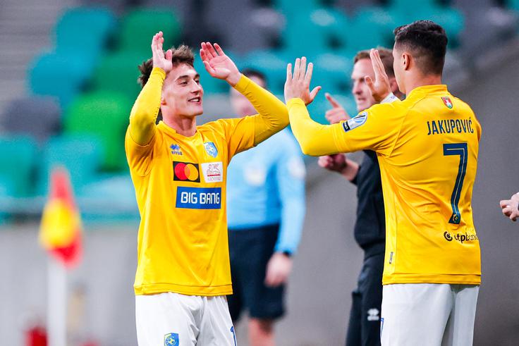 Martin Pečar je zabil v 70. minuti, nato zapustil igrišče, njegova zamenjava Aldin Jakupović pa je bil natančen le štiri minute kasneje. | Foto: Aleš Fevžer