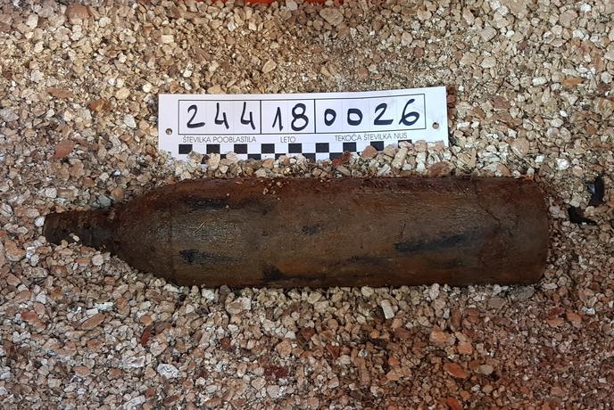 V Loški dolini našli 41 topovskih granat